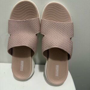 Skechers Women's Pink Slide  GOGA Mat size 10 dusky pink sparkly fabric slides